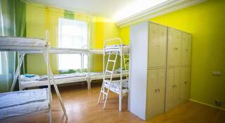 Хостел Houseton Rooms Москва Кровать в общем номере с 12 кроватями-3